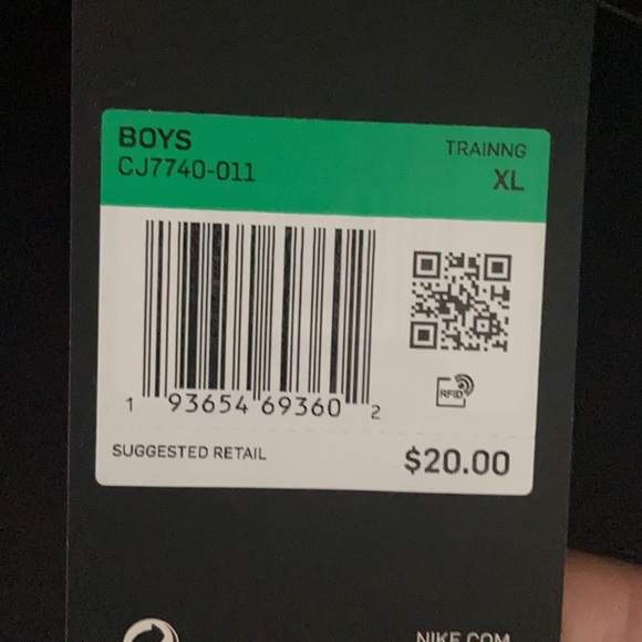 New with tags black Nike shirt - Picture 4 of 4